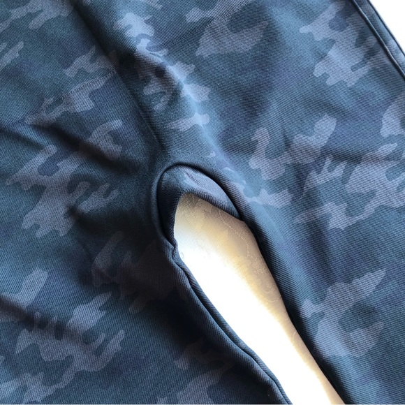 Spanx Olive Green Camouflage Compression Leggings Women’s Size 1X/1TG Acticewear - Picture 14 of 16
